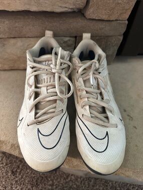 Nike lacrosse shoes size 5